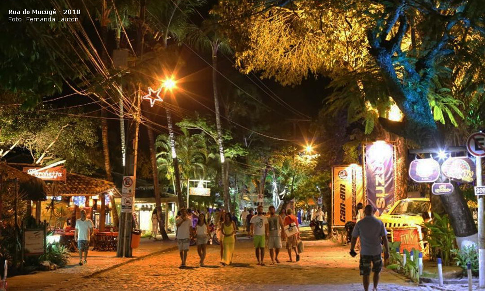 Rua do Mucugê - 2018 - Arraial d'Ajuda, Porto Seguro, Bahia.